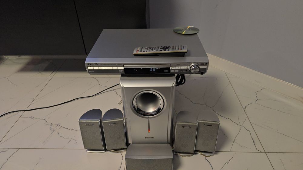 Zestaw kina domowego Panasonic SB-WA520 5+1, pilot stan BDB