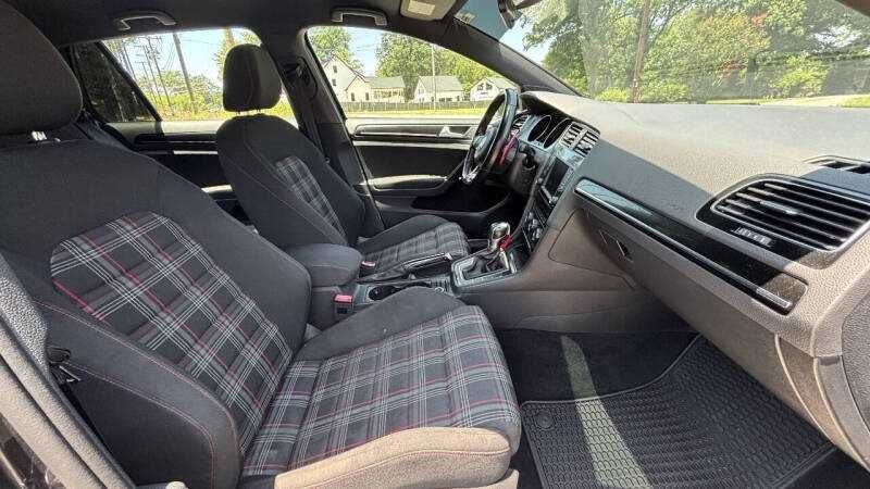 2017 Volkswagen Golf GTI SE