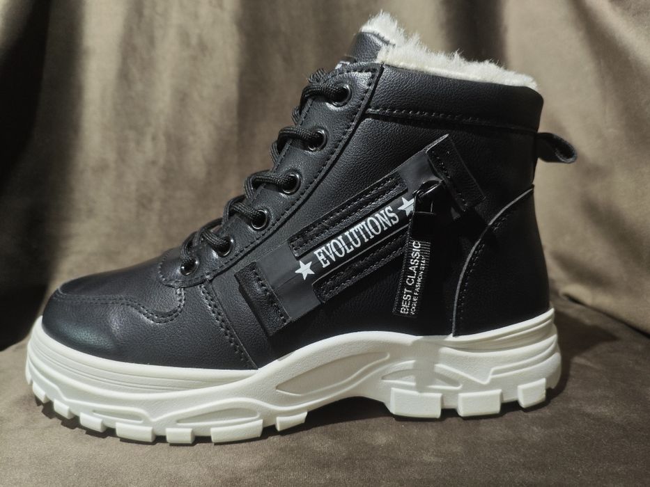 Зимние женские кроссовки размер 39