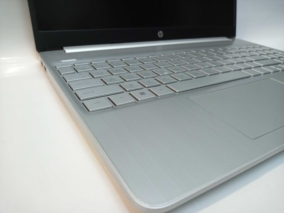 Lombardowski. Laptop HP 15s-eq 512GB SSD 8GB Win 11 BDB stan