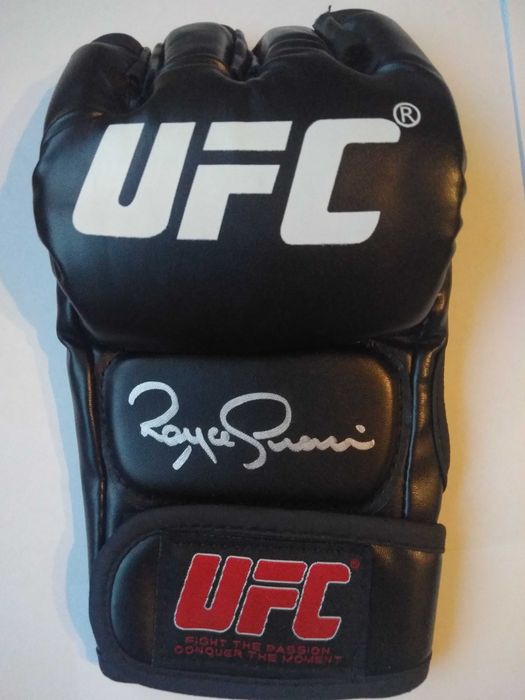 ROYCE GRACIE. Rękawica z autografem. MMA. Certyfikat Beckett.