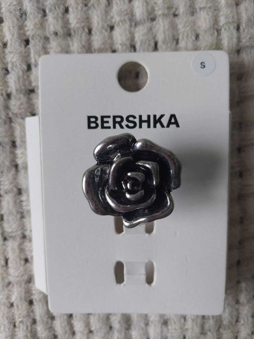 Каблучка троянда / кільце квітка Bershka