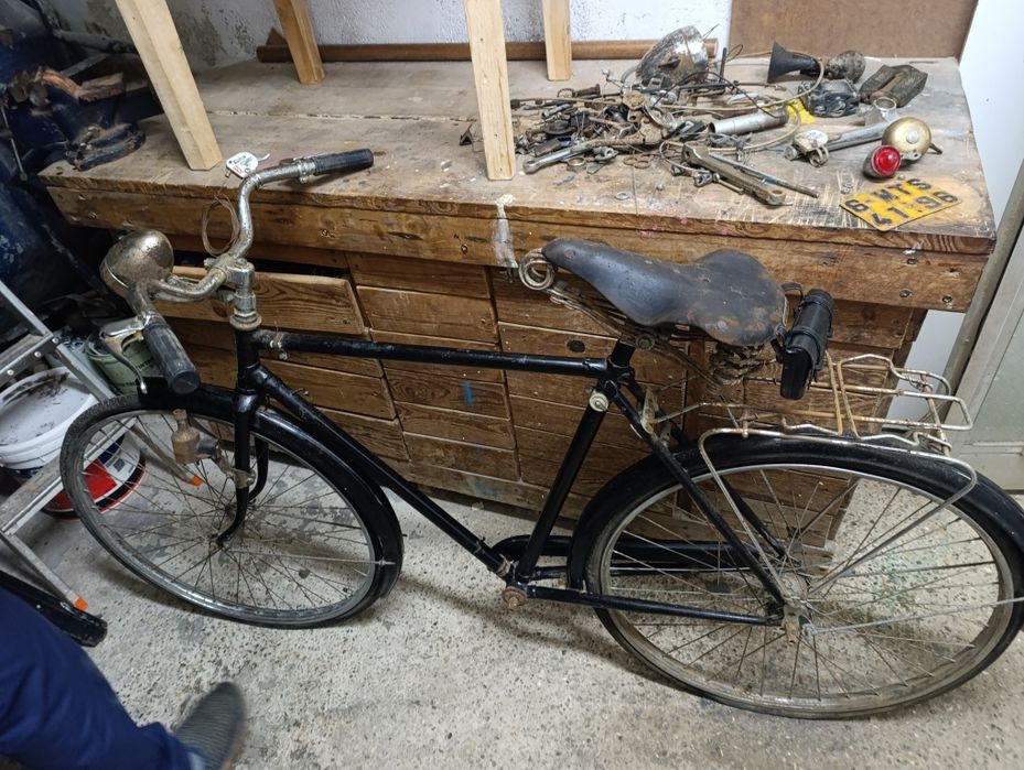 Bicicleta Pasteleira Clássica – Anos 80 (Para Restauro ou Peças)
