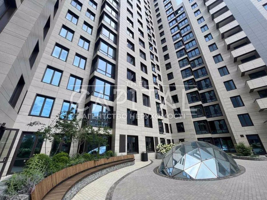 Продається комерційне приміщення 311 м2  в ЖК Crystal Park Tower