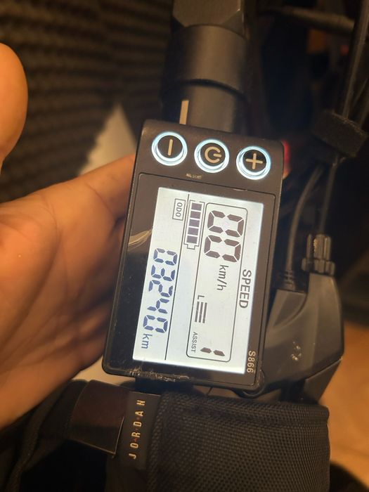 Trotinete Urban Glide  E-CROSS PRO BOOST