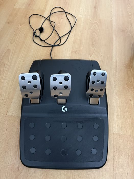 Volante Logitech G923 – PS5 / PS4 / PC – Como Novo