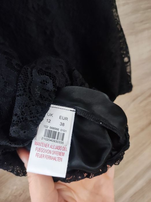 Czarna koronkowa bluzka bez rękawów rozm 38