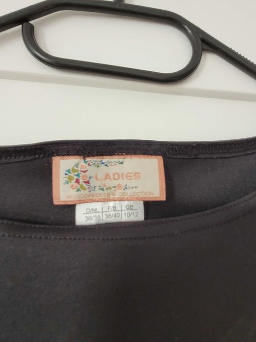 Goth tunika tiulowa z ozdobną klamrą