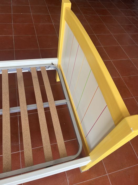 Cama de menina em muito bom estado