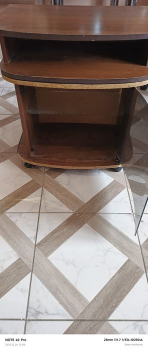 Продам тумбу під телевізор