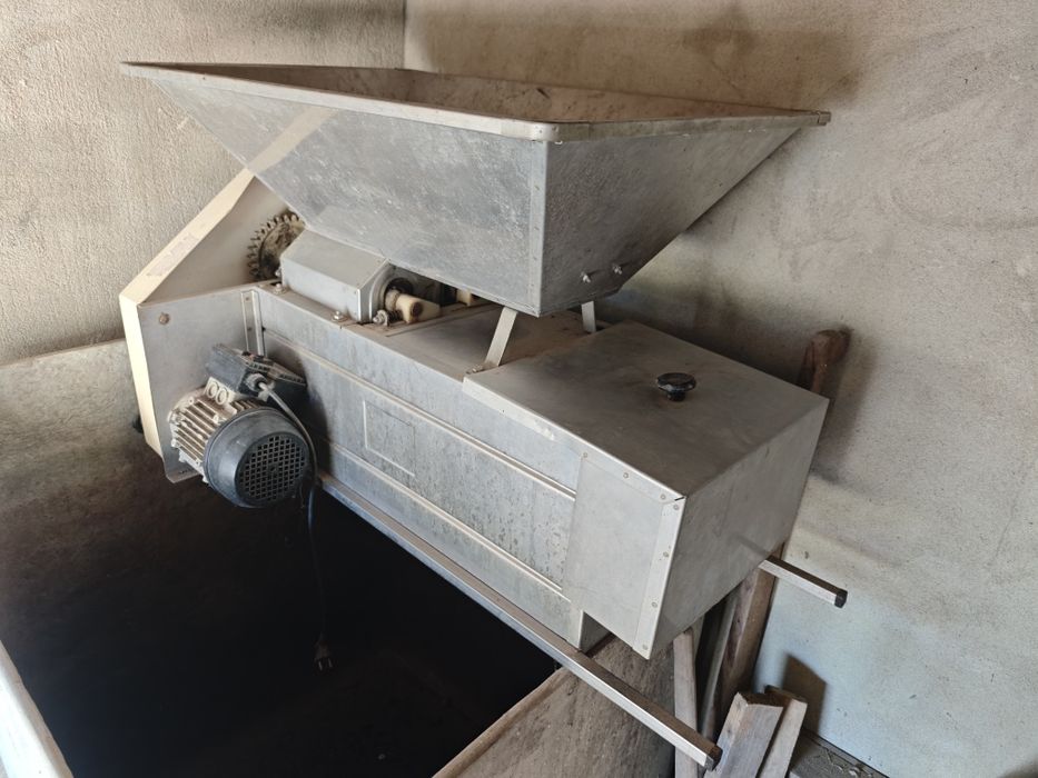 Triturador desengaçador de uvas