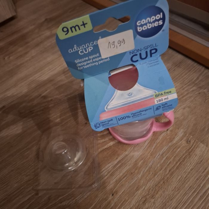 Kubek niekapek 9m+ z smoczkiem do butelki