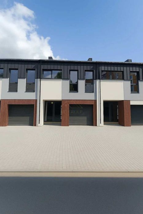 Сучасний Таунхаус з гаражем в місті,центральна частина.