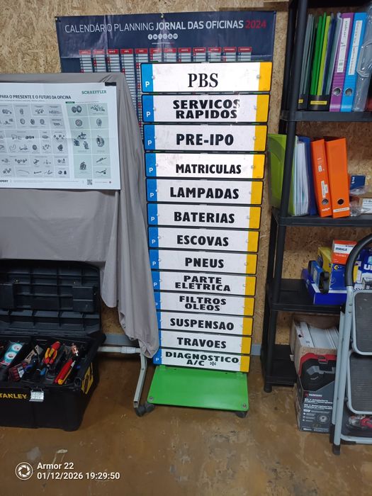 Urgente! Elevadores para oficina,Um de 4 T monofásico, e um 3 T tesoura monofásico, bom preço.