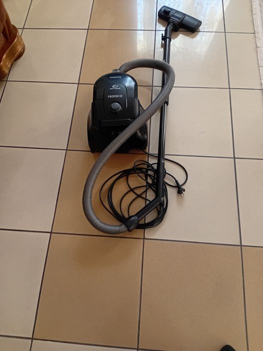 Продам пылесос самсунг 1600вт