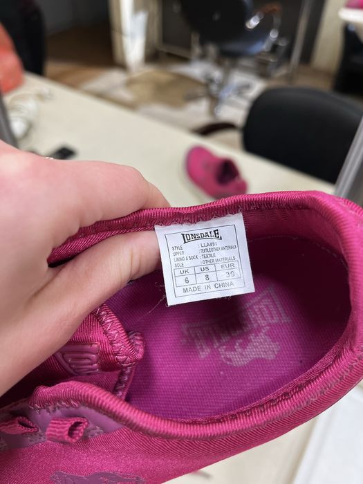 Продам кроссовки