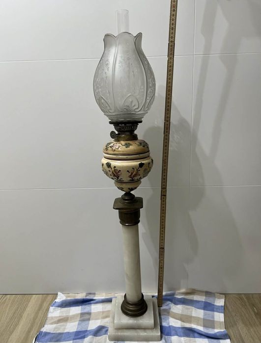 Zabytkowa lampa naftowa