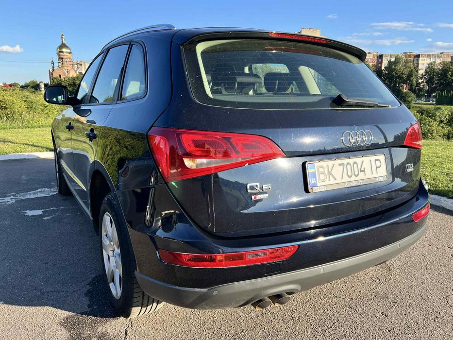 Ауді q5 2010 року 2.0 дізель автомат