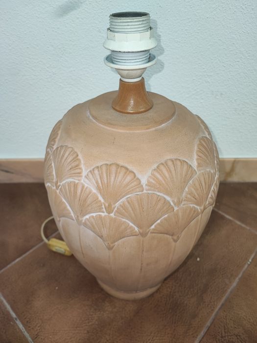 Candeeiro em cerâmica trabalhado