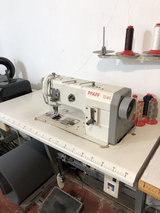 Продам промышленную швейную машинку Pfaff 1245