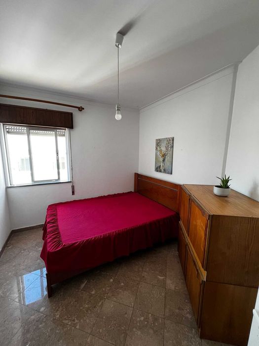 Quarto para arrendamento anual – PORTIMÃO