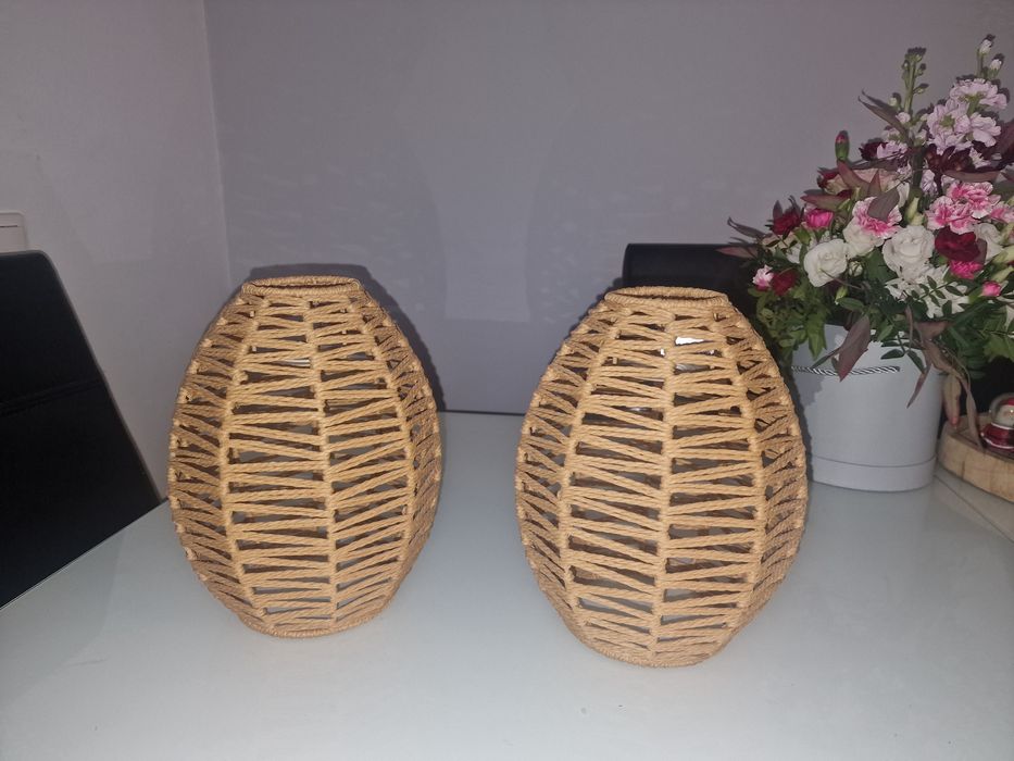 Dwa klosze w stylu Boho