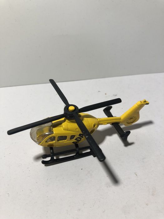 Helicóptero miniatura siku