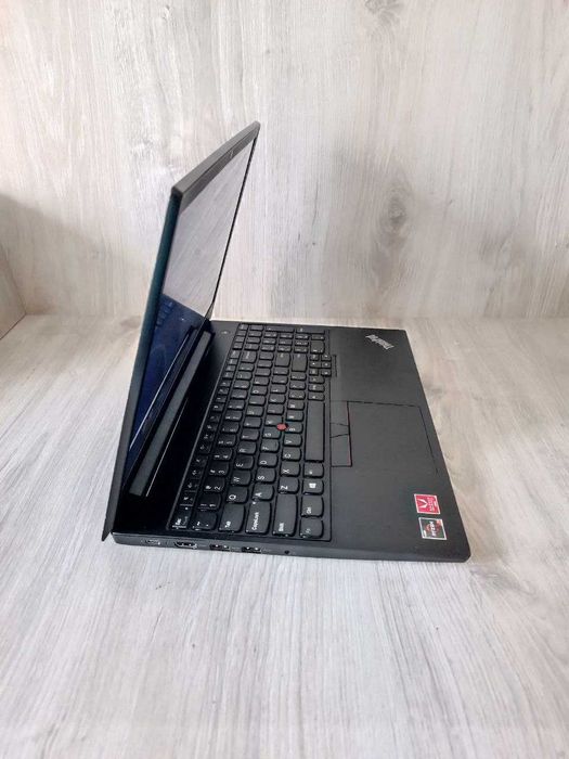 Ноутбук Lenovo ThinkPad Ryzen 7 8 по 4Ghz 16GB SSD 256GB FHD Ultrabook