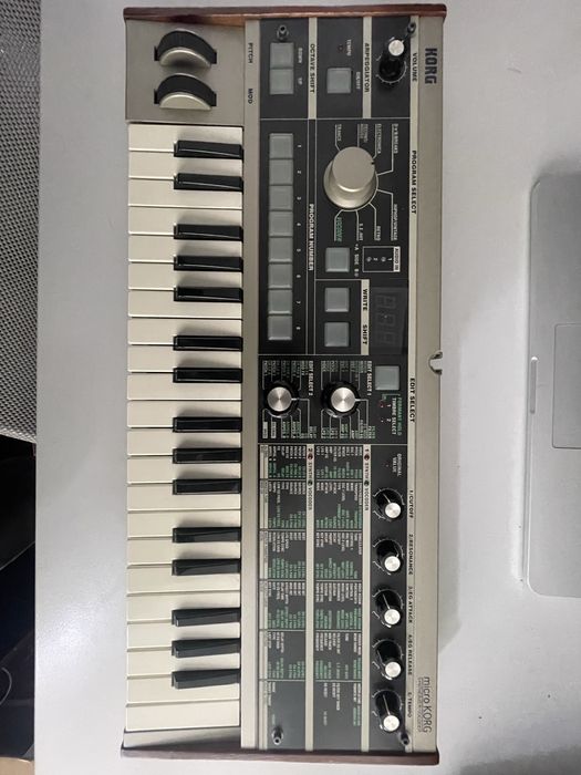 Korg microKorg syntezator