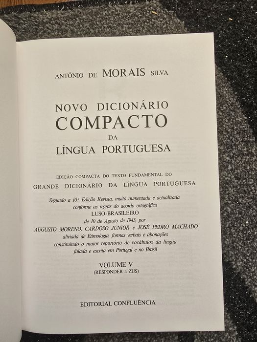 Novo Dicionário Compacto da Língua Portuguesa