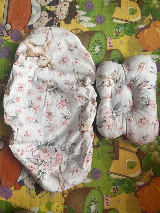 Непромокаючий наматрасник у візочок і подушка