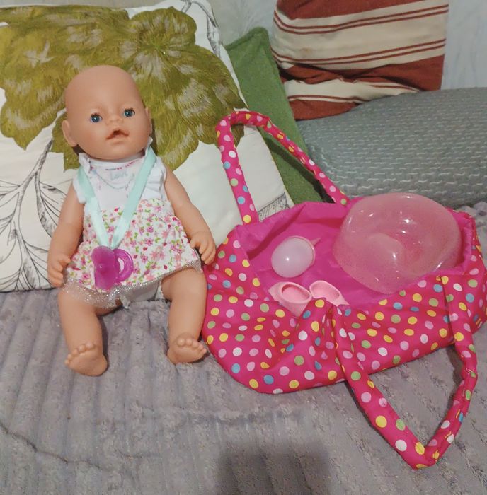 Коляска з лялькой.  Самовивіз.