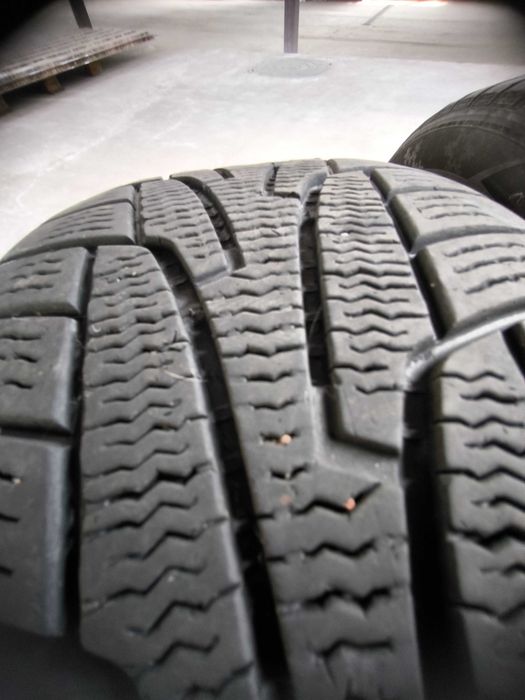 Зимняя резина б/у 225/50/R17 KUMHO AZEN
