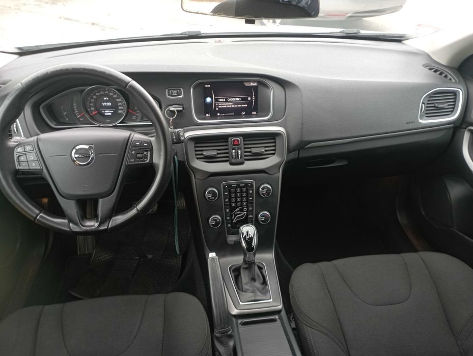 VOLVO V40 D2 automatico