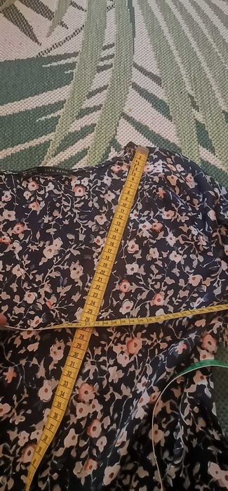 Bluzka elegancka Zara  38 M w kwiatki granatowa