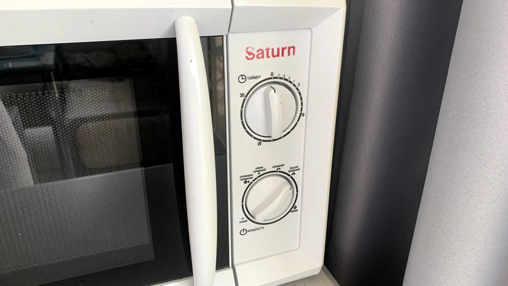 Микроволновка Saturn Полностью рабочая!