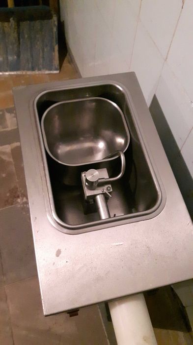 Automat, profesjonalna maszyna do robienia bitej śmietany 2,5 l Corema Bar 2. Okazja