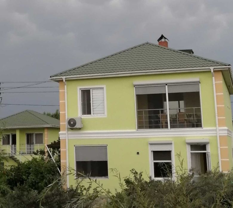 Сдаю   номера с удобствами, 120м до моря,  есть кухня, парковка во дворе