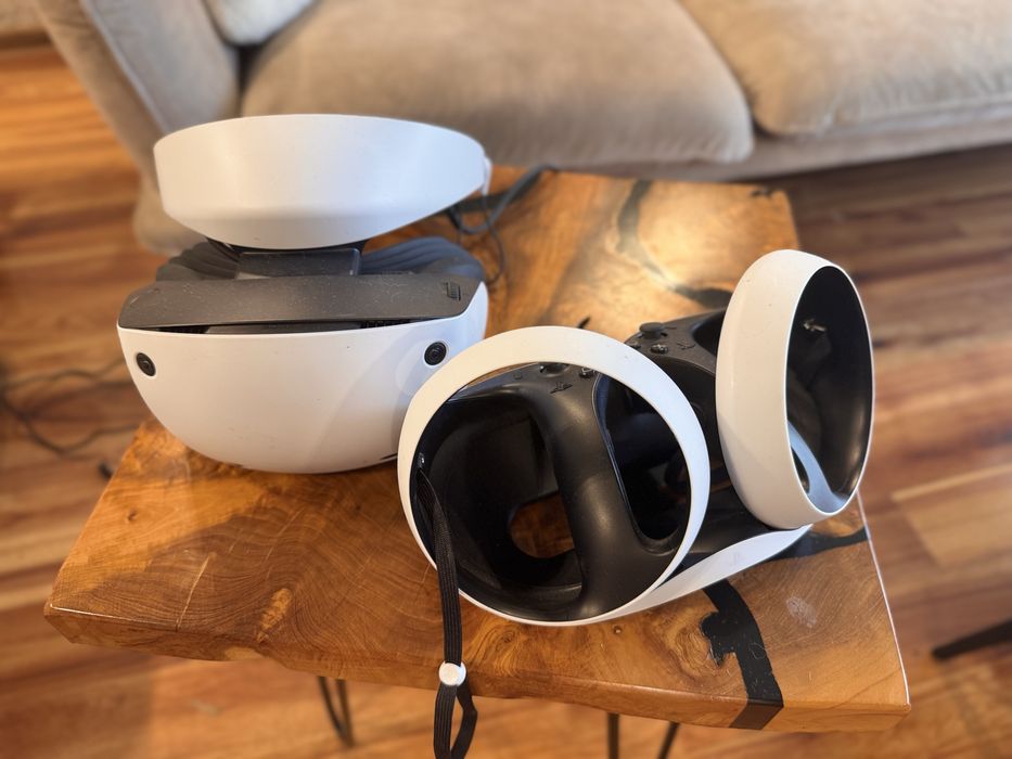 PlayStation VR2 PS VR2 Gogle + 2 Kontrolery Sense + Ładowarka do padów • Stan BARDZO DOBRY • Dowód zakupu