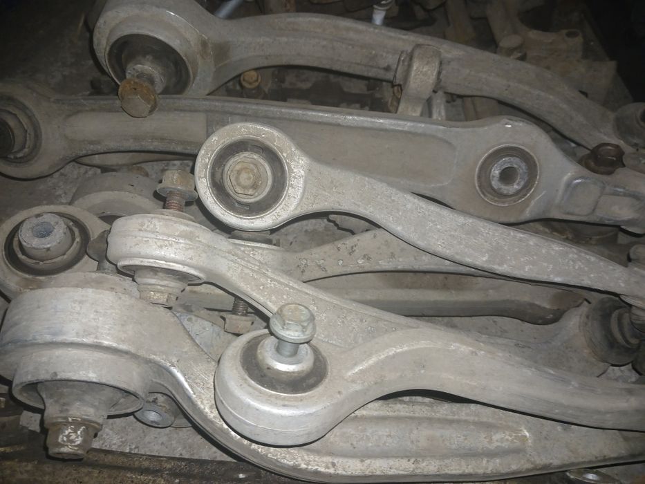 Продам рычаги ричаг важелі на ауди а6с6