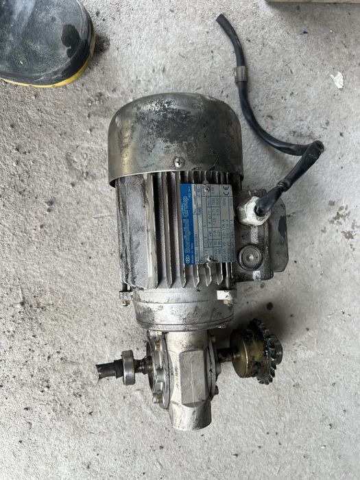 Silnik elektryczny z przekladnia