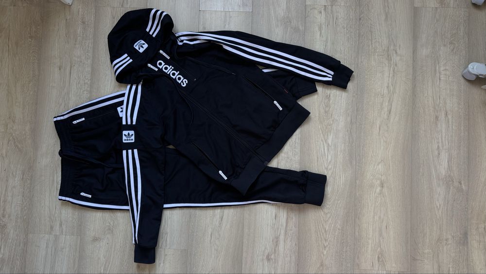 Костюм унісекс стильний та якісний