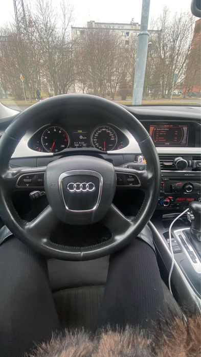Sprzedam audi a4b8 silnik 2l 180km