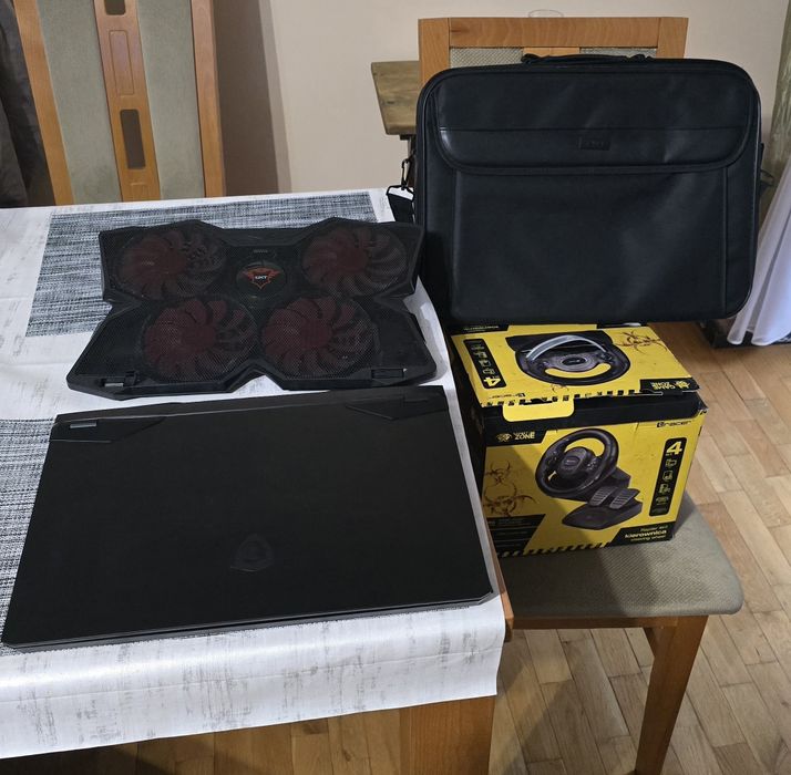 Sprzedam Laptop MSI GP76 Leopard  z zestawem