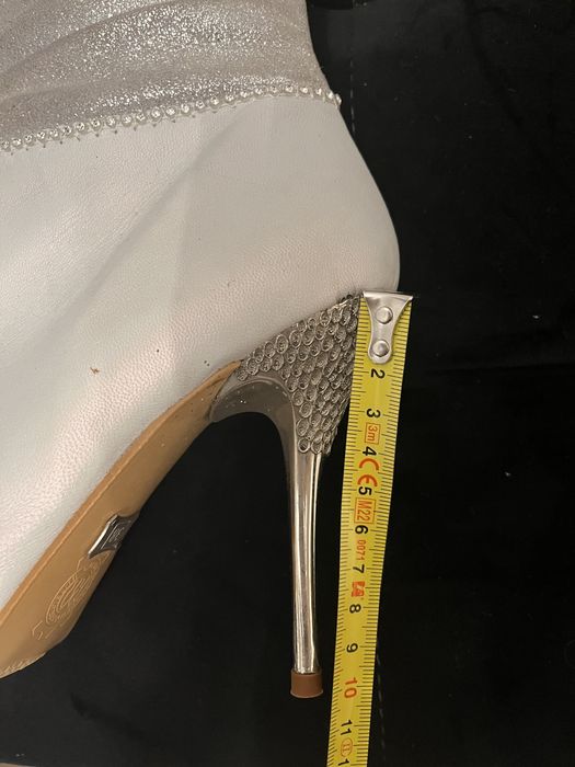 Buty kozaki rozm 38 srebrne kość słoniowa