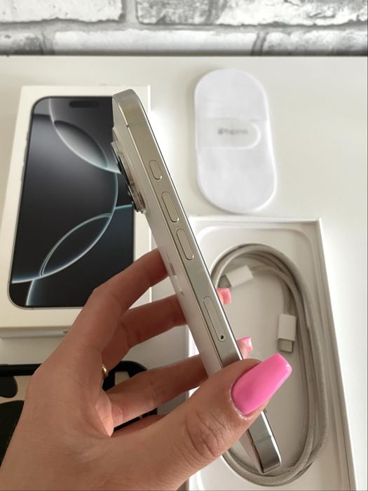 Sprzedam iPhone 16 Pro 256GB White Titanium