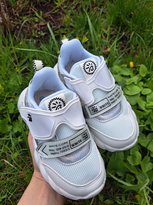 Кросівки для дівчинки