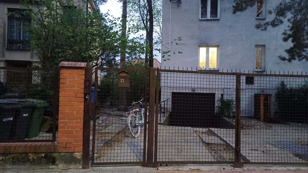 DOM W PIEKNEJ OKOLICY