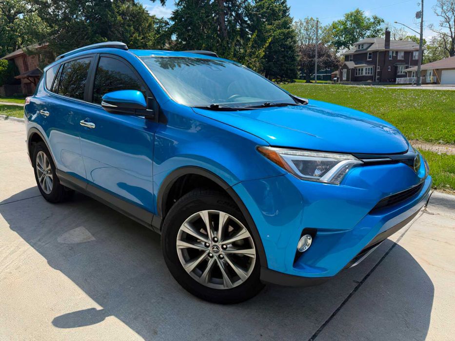 Toyota RAV4 Limited      2018