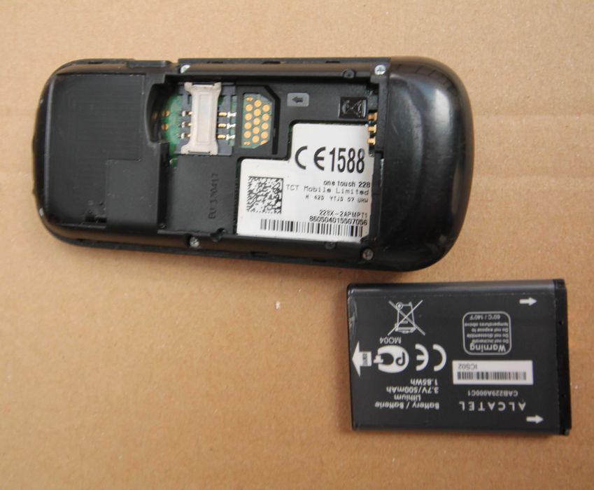 telemovel Alcatel OT-228 (Destrancado) Excelente Estado com Carregador